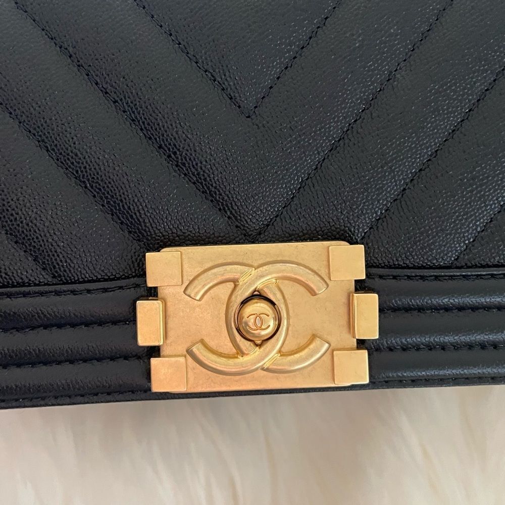 CHANEL CLASSIC small boy bag - Picture 13 of 17